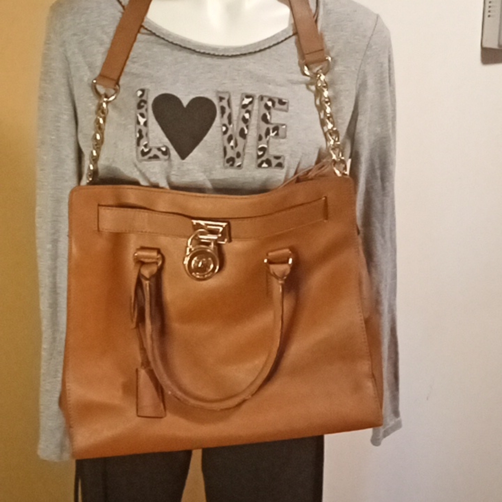 Large Michael kors Hamilton padlock &key vintage bag in great condition